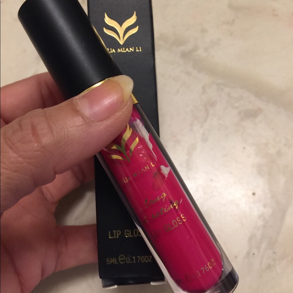 Lipstick lip gloss